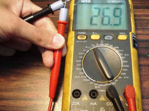 Смысл измерения емкости аккумулятора или батарейки состоит в том, что можно узнать время, за которое аккумулятор или батарейка полностью разрядятся