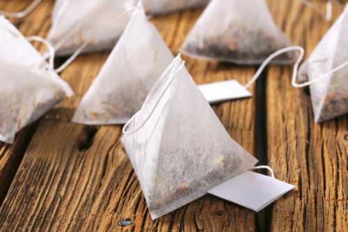 Что делать с чайными пакетиками: 13 способов повторного использования